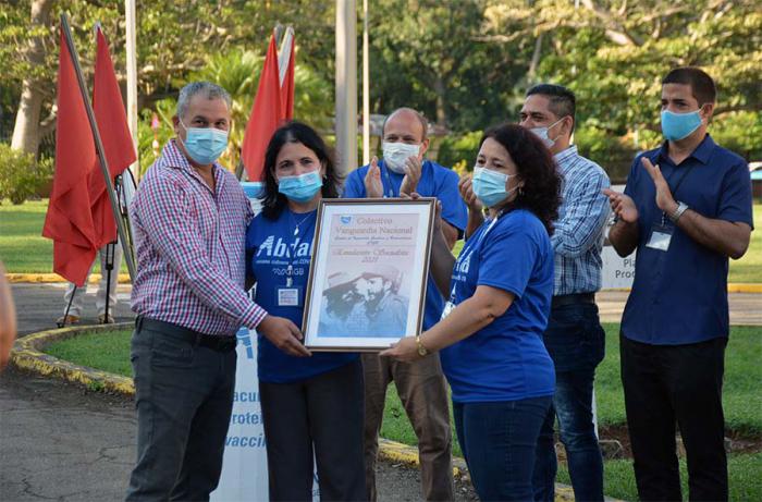 Recibió CIGB condición de Vanguardia Nacional