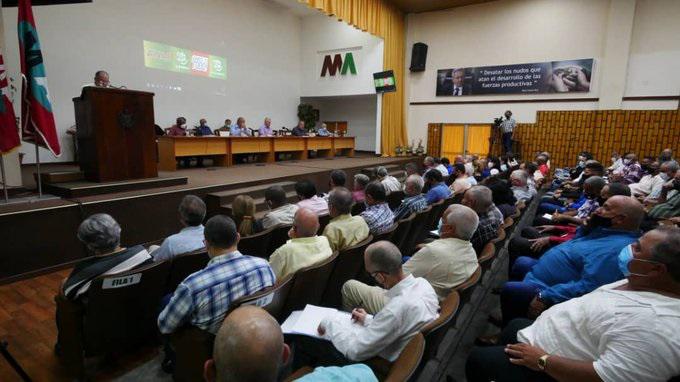 Preside Díaz-Canel plenaria de cooperativas y productores