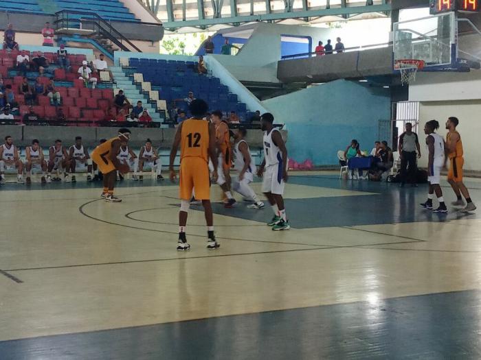 Capitalinos da primero en las semifinales del básquet cubano