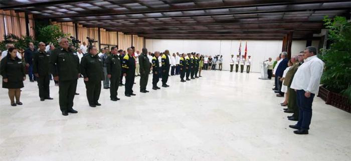 Acto donde se reconoce la actitud solidaria y humana de  trabajadores y combatientes  que en condiciones difíciles se movilizaron en labores relacionadas con el lamentable suceso del Hotel Saratoga