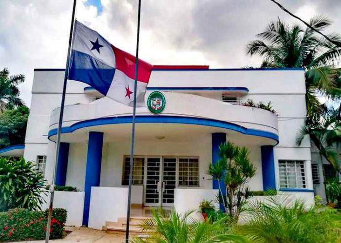 servicios de algunas embajadas en La Habana