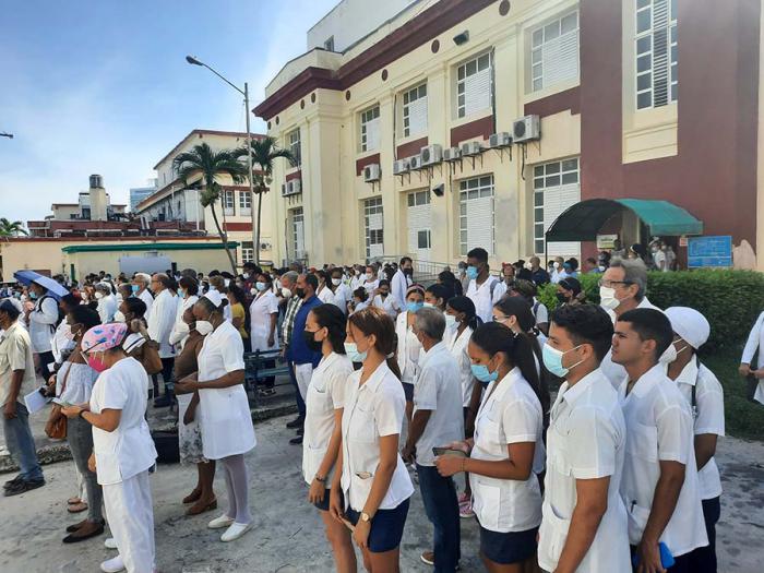 Acto de reconocimiento a los trabajadores de la salud del Hospital Clínico Quirúrgico 