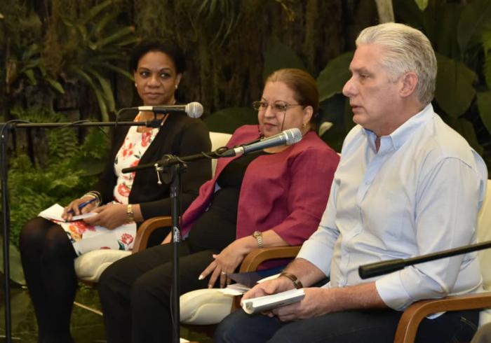 Reunión de Díaz-Canel con mujeres cubanas