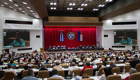 Alina Balseiro Gutiérrez, presidenta del Consejo Electoral Nacional, durante su intervención en la quinta sesión extraordinaria de la IX legislatura.