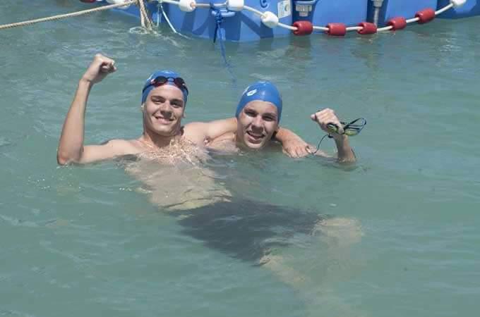 Rodolfo Falcón Jr. y Vladimir Hernández, dos primos cubanos hicieron hoy el 1-2 en la prueba masculina de aguas abiertas correspondiente a los I Juegos del Caribe.