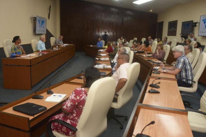 Reunión de Díaz-Canel con expertos de la COVID-19