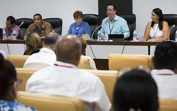 La situación epidemiológica del país fue uno de los temas que ocupó el debate de los parlamentarios. 