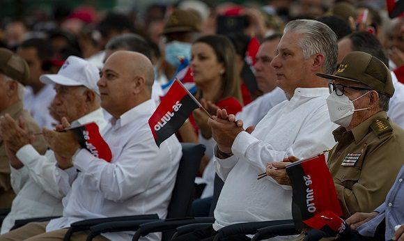 Díaz-Canel y Raúl Castro en celebración del 26 de Julio en Cienfuegos
