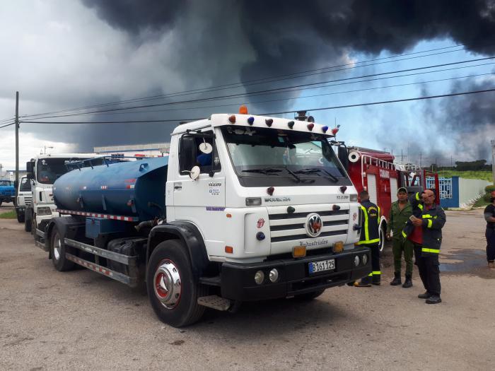 Enfrentamiento al incendio en tanques de combustibles en Matanzas