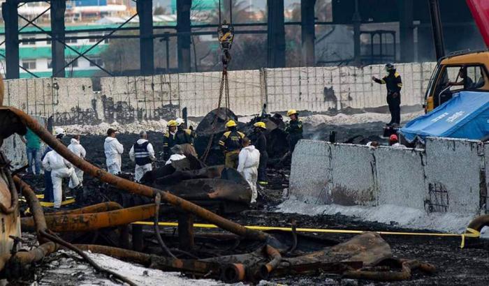 Búsqueda de restos de desaparecidos en incendio base de supertanqueros
