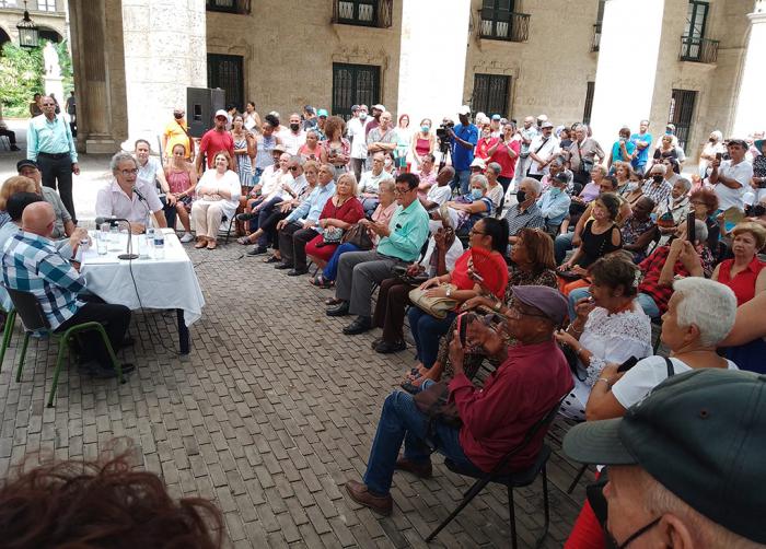 Presentación del libro de Alberto Luberta