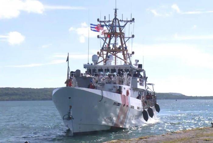 Barco con migrantes cubanos devueltos a Cuba