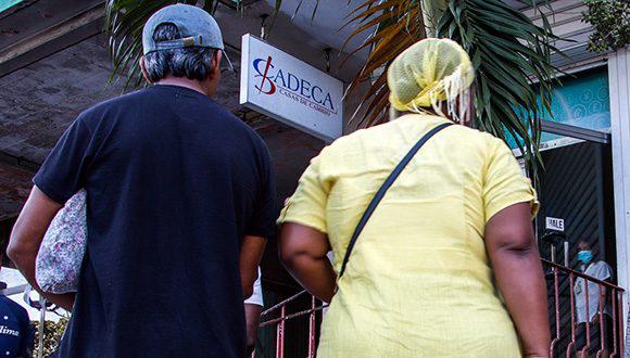 Cadeca de 23 y J, en el Vedado, La Habana.