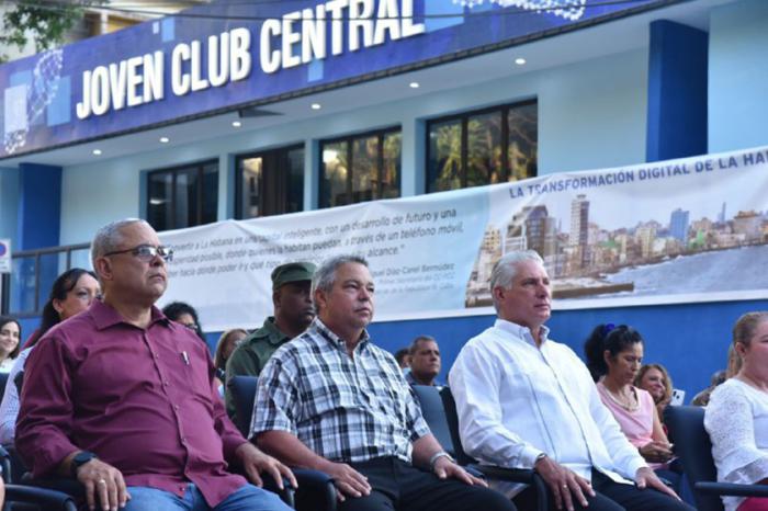 Díaz-Canel en acto por aniversario Joven Club Computación