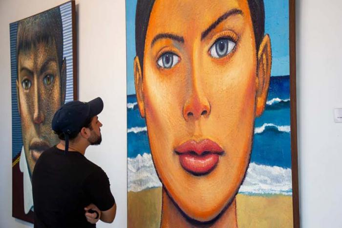 Imágenes de la inauguración de la exposición Regreso a ninguna parte, de Niels Reyes.