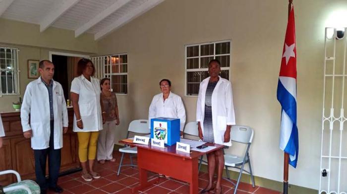  Referendo del Código De Las Familias en el exterior marcha satisfactoriamente.