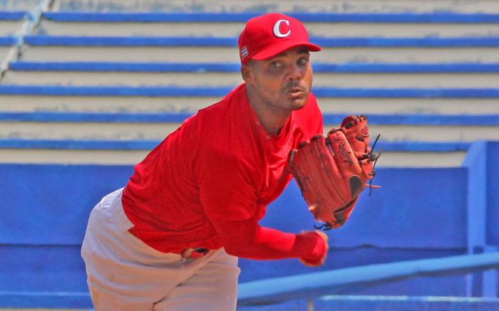 Yadián Martínez, pitcher de equipo Mayabeque