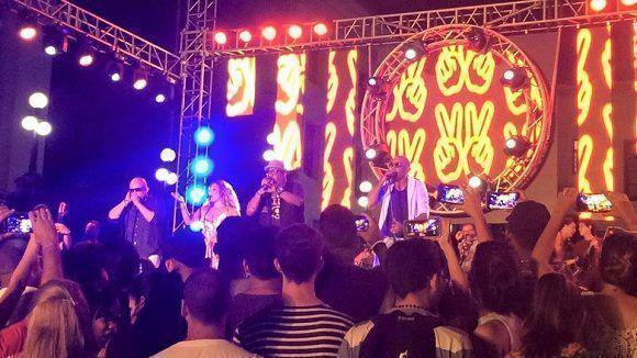 Los Van Van en concierto en Universidad de La Habana