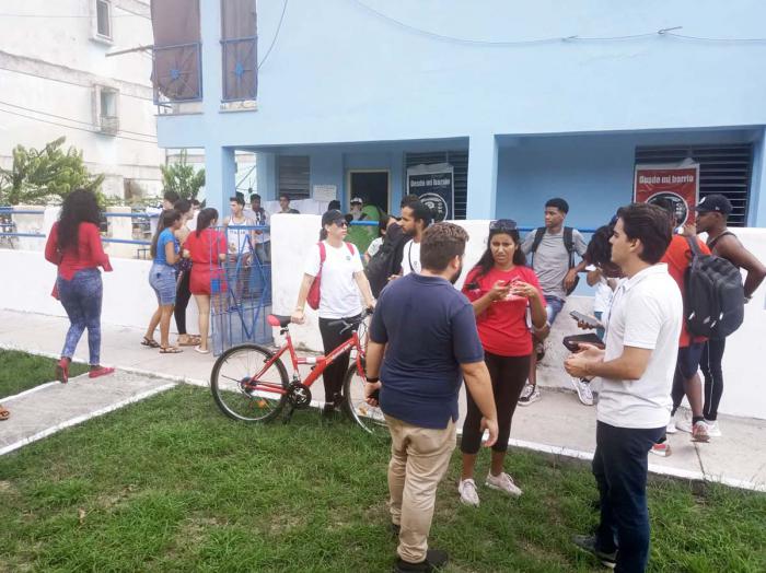 Al Colegio no. 1, de la circunscripción 89, del Consejo Popular Los Ángeles, del municipio Marianao, acudieron estudiantes de la Cujae.