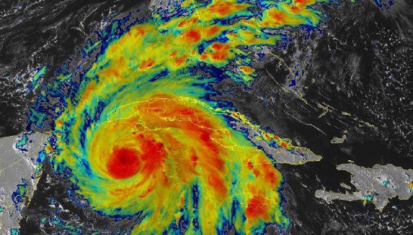 Imagen satelital de huracán Ian