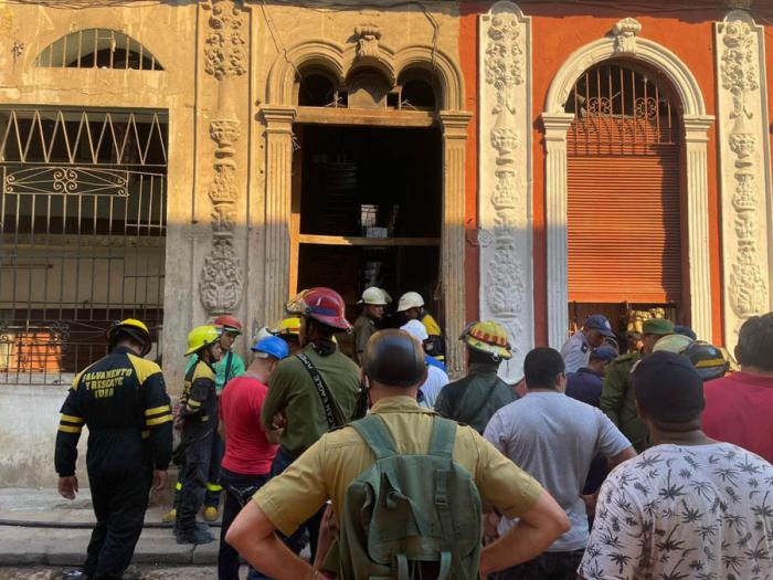 Desplome de losa de cubierta en edificio en La Habana Vieja