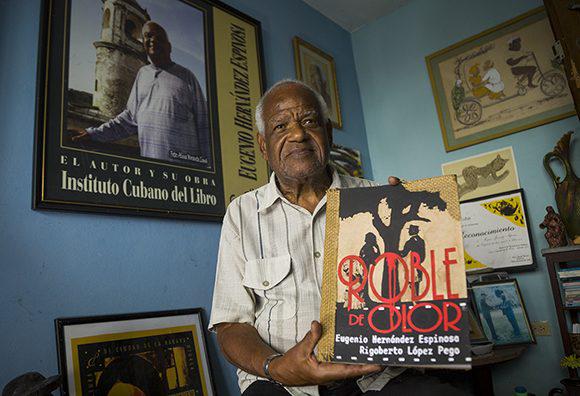 Eugenio Hernández Espinosa, Premio Nacional de Literatura y de Teatro.