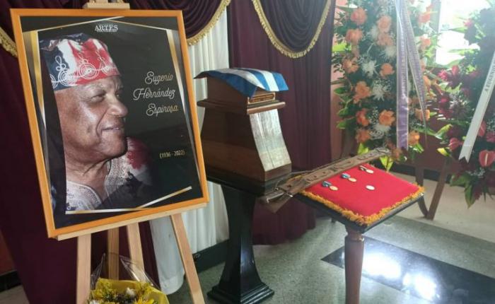 Homenaje a Eugenio Hernández Espinosa