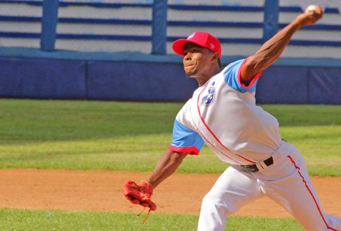 Pitcher de Portuarios en Liga Élite de Béisbol