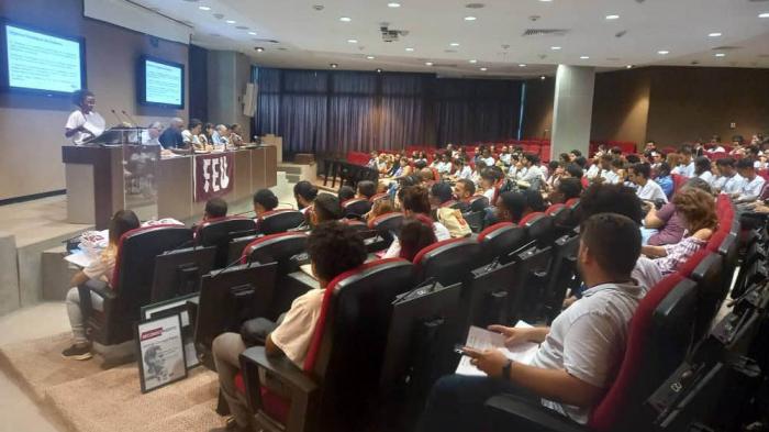 Plenaria en CUJAE por Congreso FEU