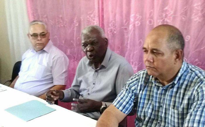 Esteban Lazo Hernández visita barrios de Arroyo Naranjo