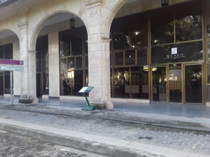 El Museo Nacional de Historia Natural de Cuba promueve el conocimiento sobre la naturaleza y atrapa al visitante por sus colecciones sobre la flora y la fauna cubanas. 