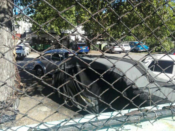 Carros en el parqueo