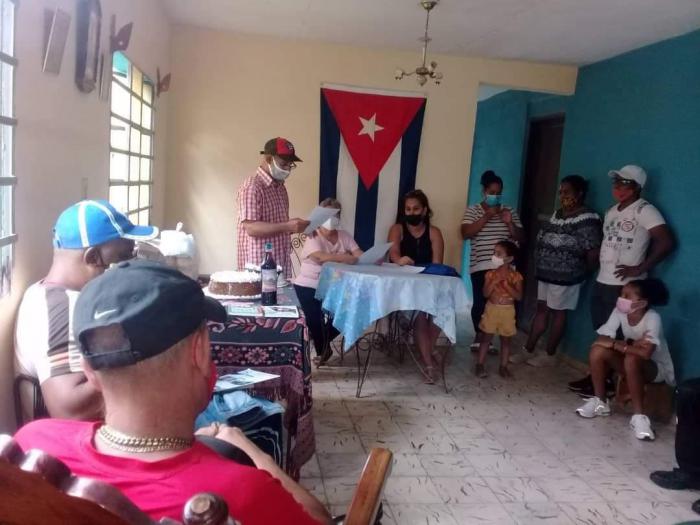 Personas reunidas