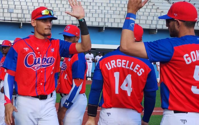 Deportistas del equipo Cuba