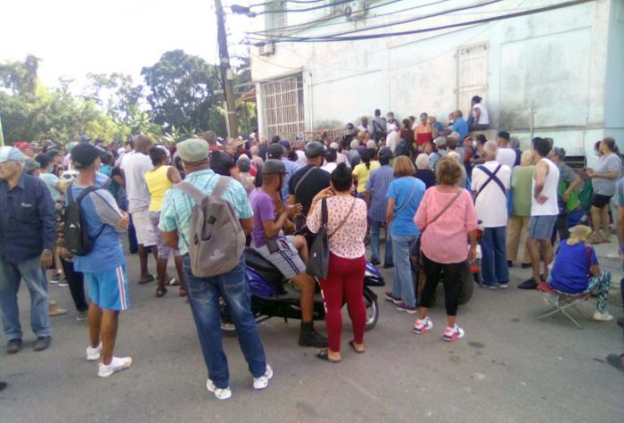 Tienda TRD Caribe ubicada en la Calzada de Vento y Avenida de Acosta.