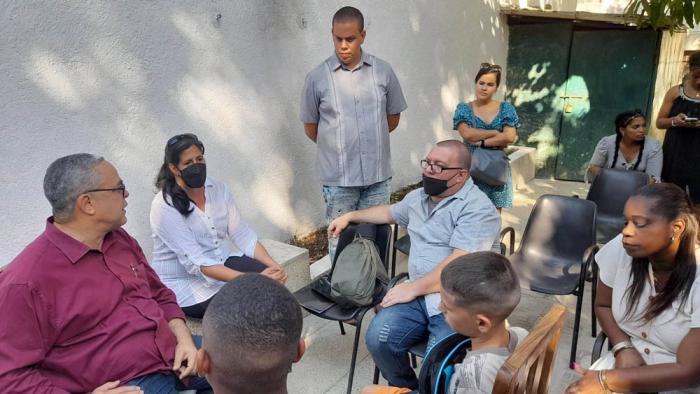 Torres Iríbar conversó con los niños del hogar