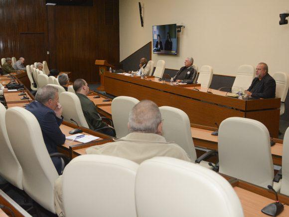 Reunión del Grupo Temporal de Trabajo para la prevención y control de la enfermedad, la cual estuvo encabezada por Miguel Díaz-Canel Bermúdez