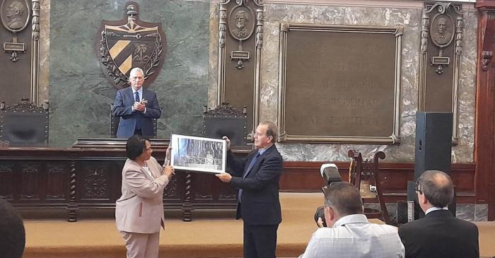 Díaz-Canel en acto por 295 aniversario de la UH