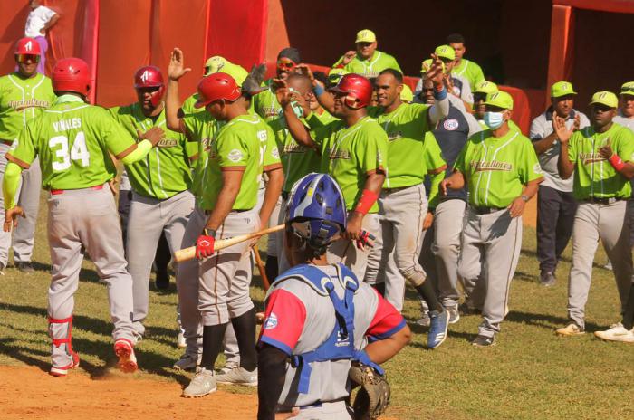 Agricultores empata el play off de Liga Elite de Béisbol