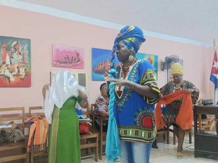 Celebra Cátedra Mandela Día de la Cultura Africana