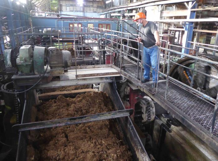 Las irregularidades de la zafra han influido directamente en la llegada demorada del azúcar a las bodegas.