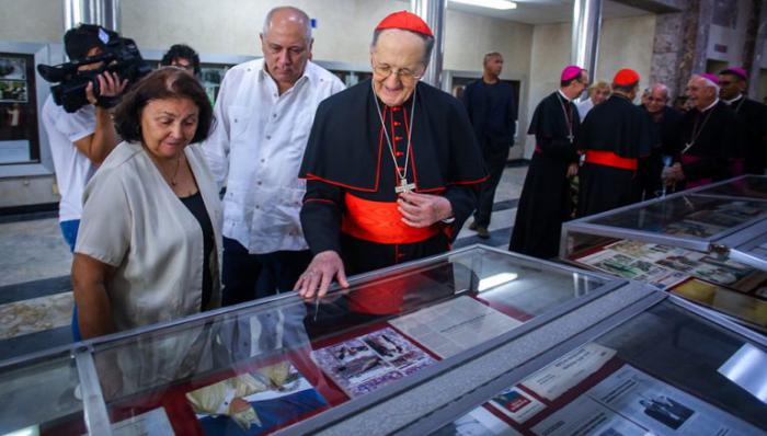 Muestra por el aniversario 25 de la visita del papa Juan Pablo II a Cuba 