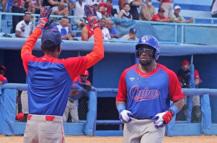 Equipo Cuba a clásico de béisbol en tope amistoso con Agricultores