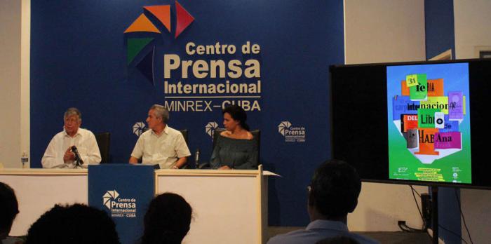 Conferencia de prensa sobre Feria del Libro