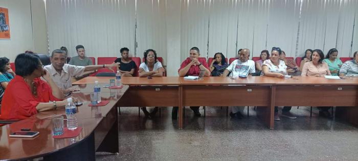 Encuentro de las y los candidatos con los trabajadores del IFAL y el primer secretario del Partido en el municipio, Juan Carlos Arteaga Portuondo.