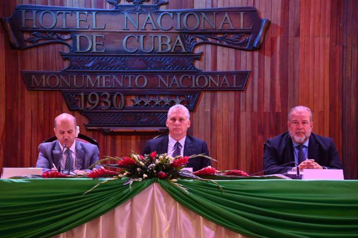 Asisten Presidente y Primer Ministro cubanos a foro con Argelia