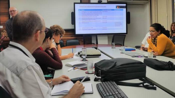 Científicos reunidos