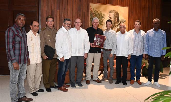 Proyecto cubano de prótesis parcial de cadera 