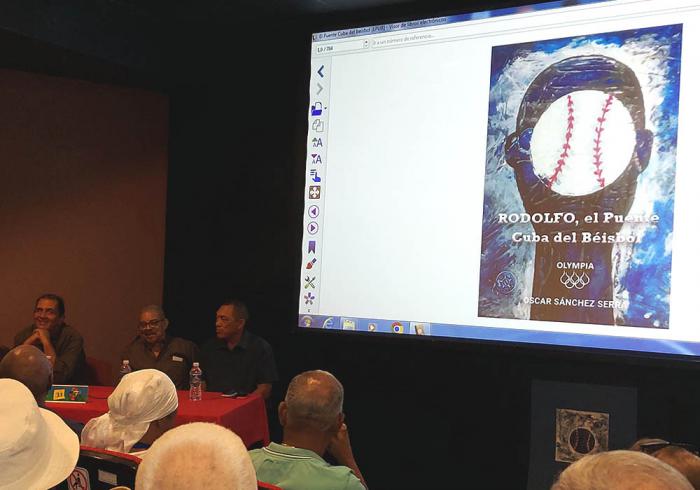 Presentación de libro sobre Rodolfo Puente