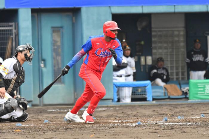 Cuba vs Halcones de Softbank